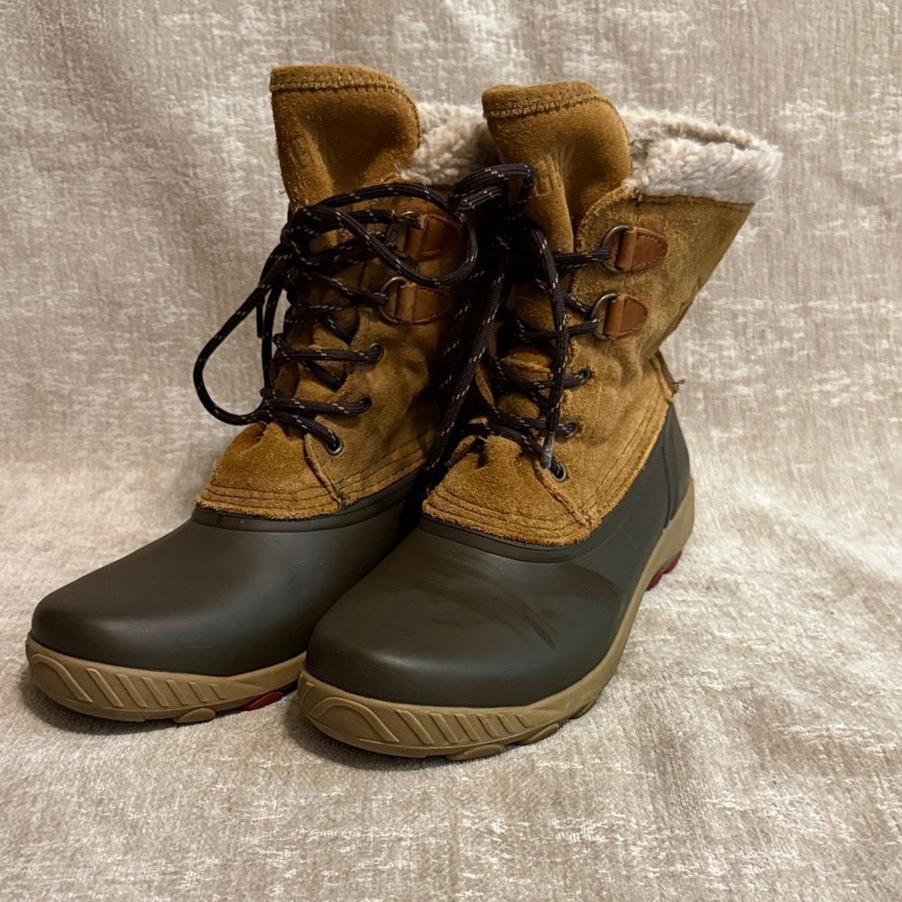 Cougar Originals Maple Sugar Winter Boots.